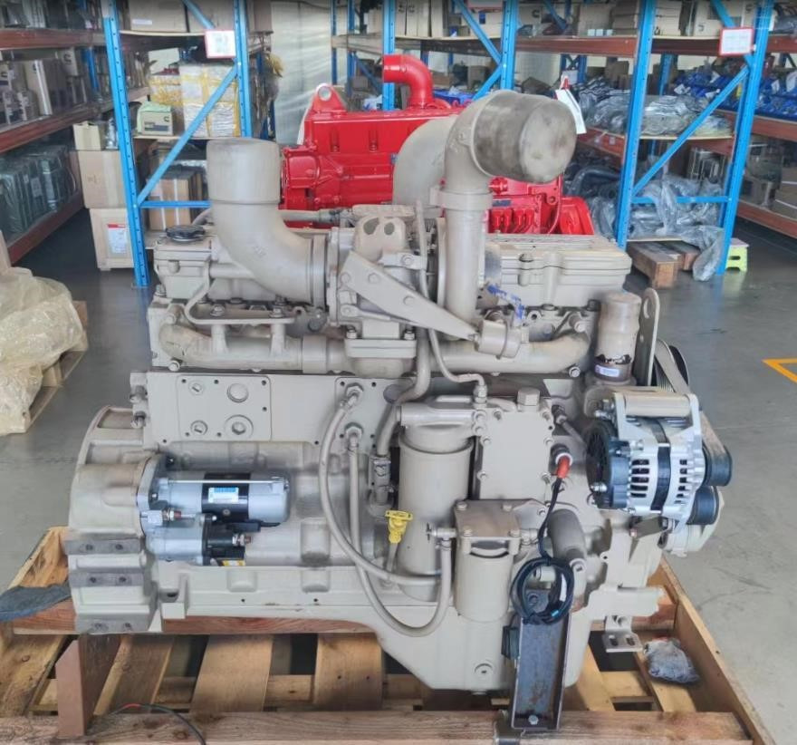 CUMMINS QSC8.3 - Motor für Bagger: das Bild 2 CUMMINS QSC8.3 - Motor für Bagger: das Bild 2