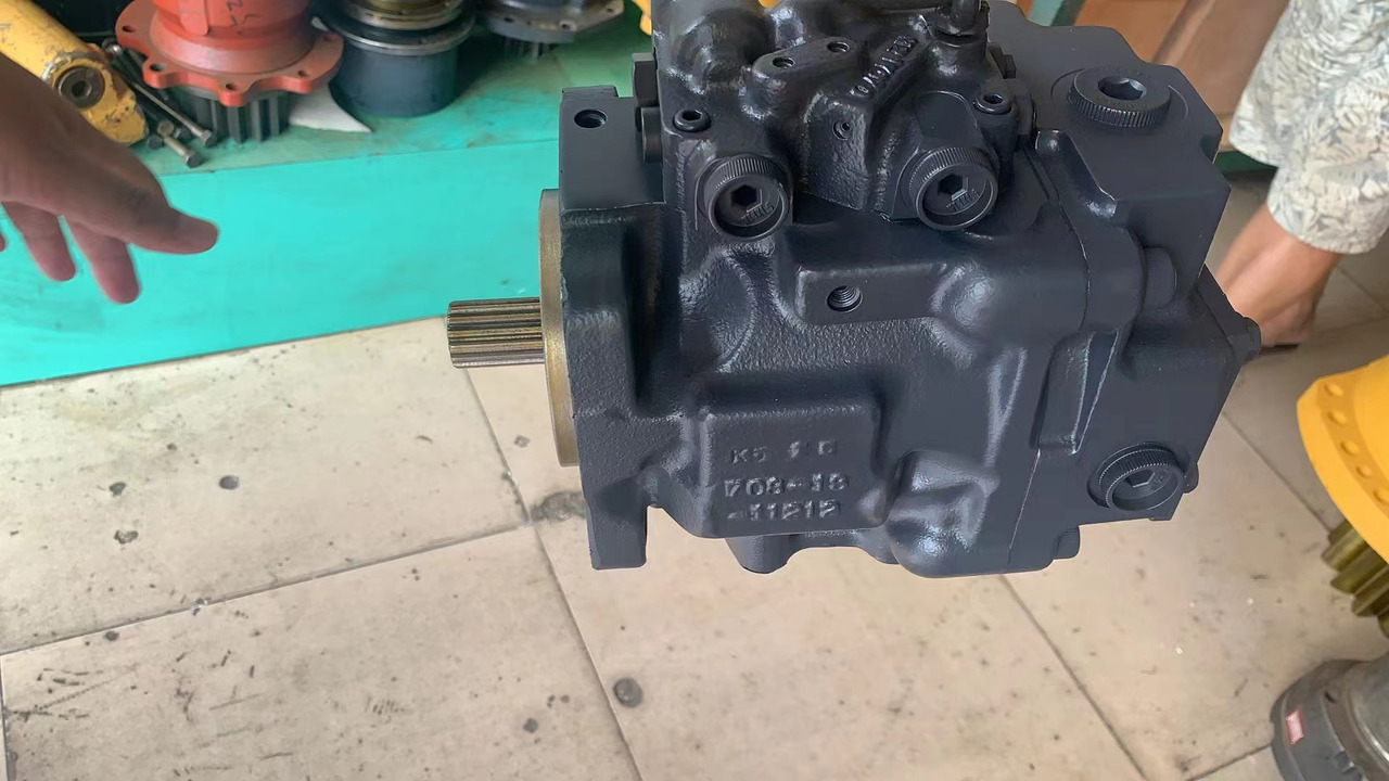 KOMATSU 708-1t-00540 - Hydraulikpumpe für Bulldozer: das Bild 1 KOMATSU 708-1t-00540 - Hydraulikpumpe für Bulldozer: das Bild 1