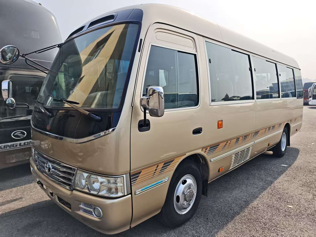 TOYOTA COASTER 23 seats - Reisebus: das Bild 2 TOYOTA COASTER 23 seats - Reisebus: das Bild 2