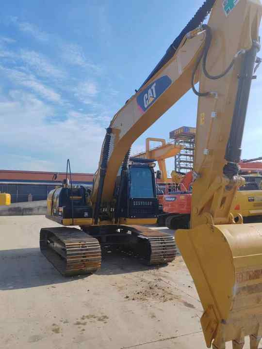 Durable Second Hand Machine Original Used Caterpillar Excavator CAT 330D2 USED 329D2 320D2 325D 315D Excavator - Kettenbagger: das Bild 2 Durable Second Hand Machine Original Used Caterpillar Excavator CAT 330D2 USED 329D2 320D2 325D 315D Excavator - Kettenbagger: das Bild 2