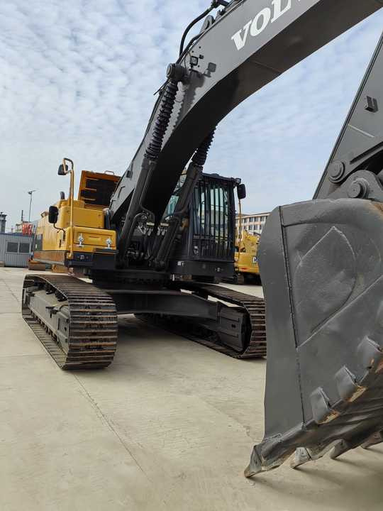 Good Condition VOLVO EC480DL Excavator Low Price Large Hydraulic Crawler Excavator volvo 480dl for Sale - Kettenbagger: das Bild 4 Good Condition VOLVO EC480DL Excavator Low Price Large Hydraulic Crawler Excavator volvo 480dl for Sale - Kettenbagger: das Bild 4