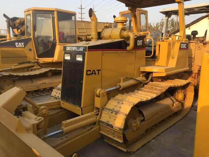 Mini CAT Bulldozer D3c D3 D3k D3m D4h D4m D4k D5h D5g D5k D5m Used Bulldozer with Ripper for Sale - Bulldozer: das Bild 4 Mini CAT Bulldozer D3c D3 D3k D3m D4h D4m D4k D5h D5g D5k D5m Used Bulldozer with Ripper for Sale - Bulldozer: das Bild 4