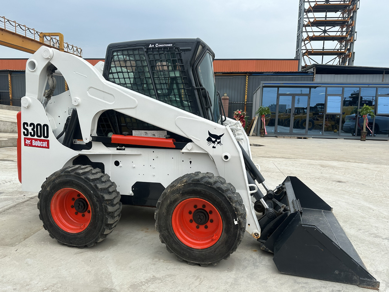 Second hand Hot sale skid-steers Bobcat S300 - Kompaktlader: das Bild 4 Second hand Hot sale skid-steers Bobcat S300 - Kompaktlader: das Bild 4
