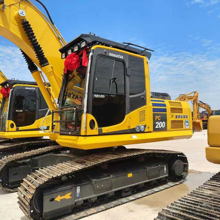 USED komatsu Pc200-8 Excavator with Good Condition for Sale - Bagger: das Bild 2 USED komatsu Pc200-8 Excavator with Good Condition for Sale - Bagger: das Bild 2