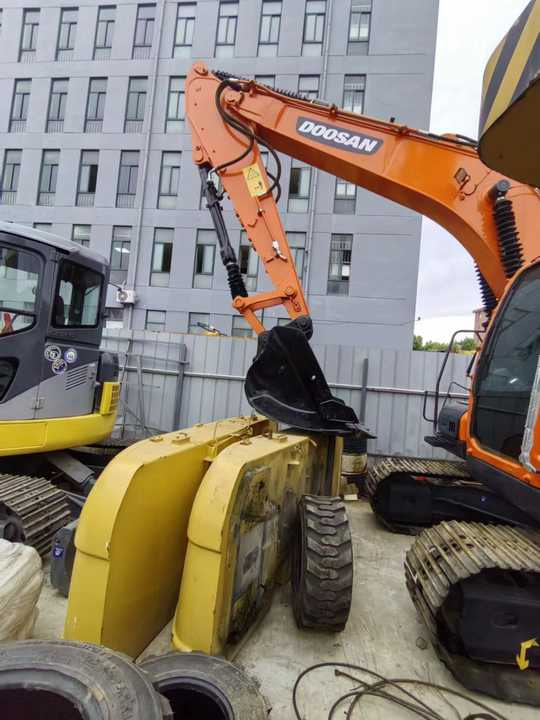 Used Digger DOOSAN DX140 Construction Machinery Construction Digger Used DOOSAN DX140 Cheap Excavator - Kettenbagger: das Bild 5 Used Digger DOOSAN DX140 Construction Machinery Construction Digger Used DOOSAN DX140 Cheap Excavator - Kettenbagger: das Bild 5