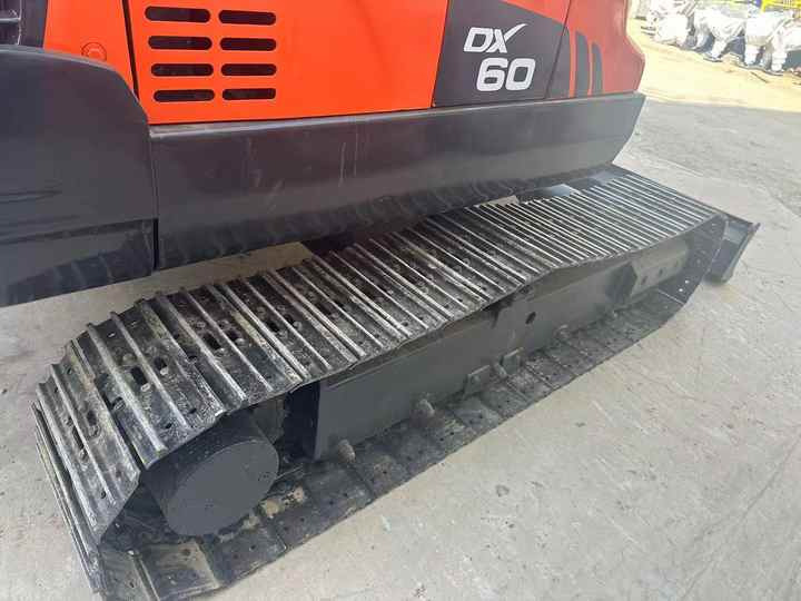 Used Digger DOOSAN DX60 Construction Machinery Construction Digger Used DOOSAN DX60 Cheap Excavator - Kettenbagger: das Bild 2 Used Digger DOOSAN DX60 Construction Machinery Construction Digger Used DOOSAN DX60 Cheap Excavator - Kettenbagger: das Bild 2