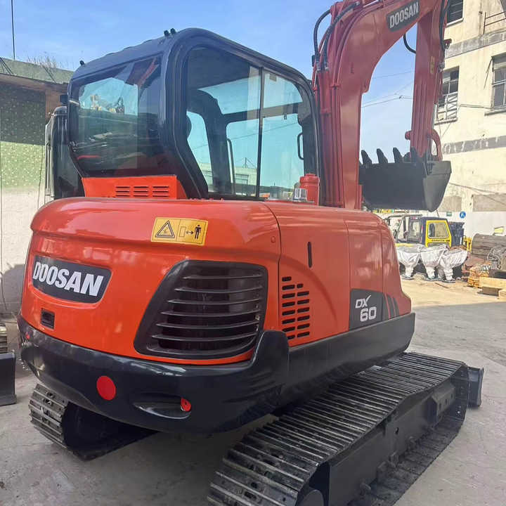 Used Digger DOOSAN DX60 Construction Machinery Construction Digger Used DOOSAN DX60 Cheap Excavator - Kettenbagger: das Bild 1 Used Digger DOOSAN DX60 Construction Machinery Construction Digger Used DOOSAN DX60 Cheap Excavator - Kettenbagger: das Bild 1