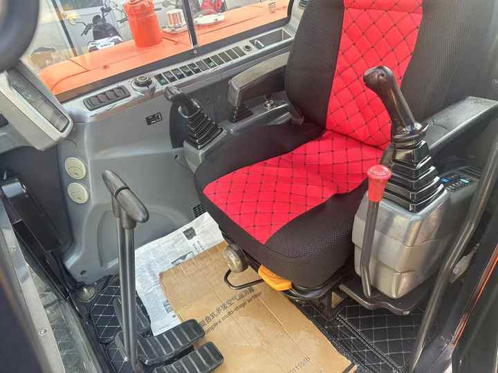 Used Digger DOOSAN DX60 Construction Machinery Construction Digger Used DOOSAN DX60 Cheap Excavator - Kettenbagger: das Bild 3 Used Digger DOOSAN DX60 Construction Machinery Construction Digger Used DOOSAN DX60 Cheap Excavator - Kettenbagger: das Bild 3