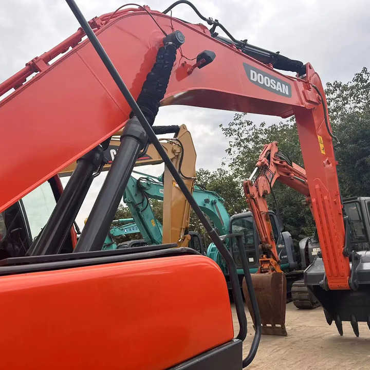 Used Excavator Doosan DX225LC-9 Excavators Mini Equipment Earth Moving Machinery Doosan Digger Excavator for Sale - Kettenbagger: das Bild 1 Used Excavator Doosan DX225LC-9 Excavators Mini Equipment Earth Moving Machinery Doosan Digger Excavator for Sale - Kettenbagger: das Bild 1