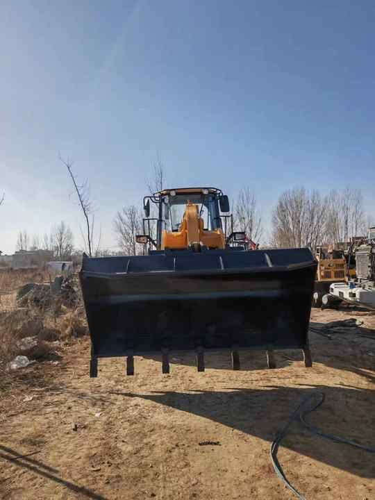 Used LIUGONG 856H wheel in Good Condition for sale 90%new uesd Loader liugong 856h Used Loader For Sale - Radlader: das Bild 3 Used LIUGONG 856H wheel in Good Condition for sale 90%new uesd Loader liugong 856h Used Loader For Sale - Radlader: das Bild 3
