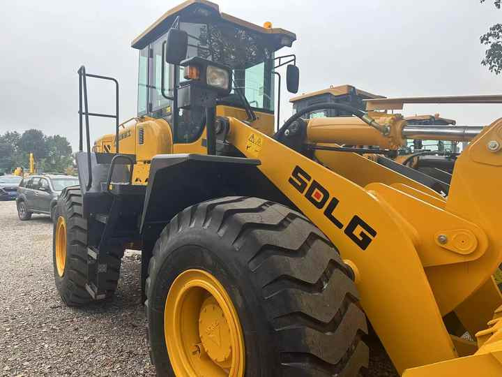 Used Road Construction Equipment SDLG LG956L Wheel Loader Second Hand SDLG 936 LG 953 LG958F 956L for Sale - Radlader: das Bild 2 Used Road Construction Equipment SDLG LG956L Wheel Loader Second Hand SDLG 936 LG 953 LG958F 956L for Sale - Radlader: das Bild 2