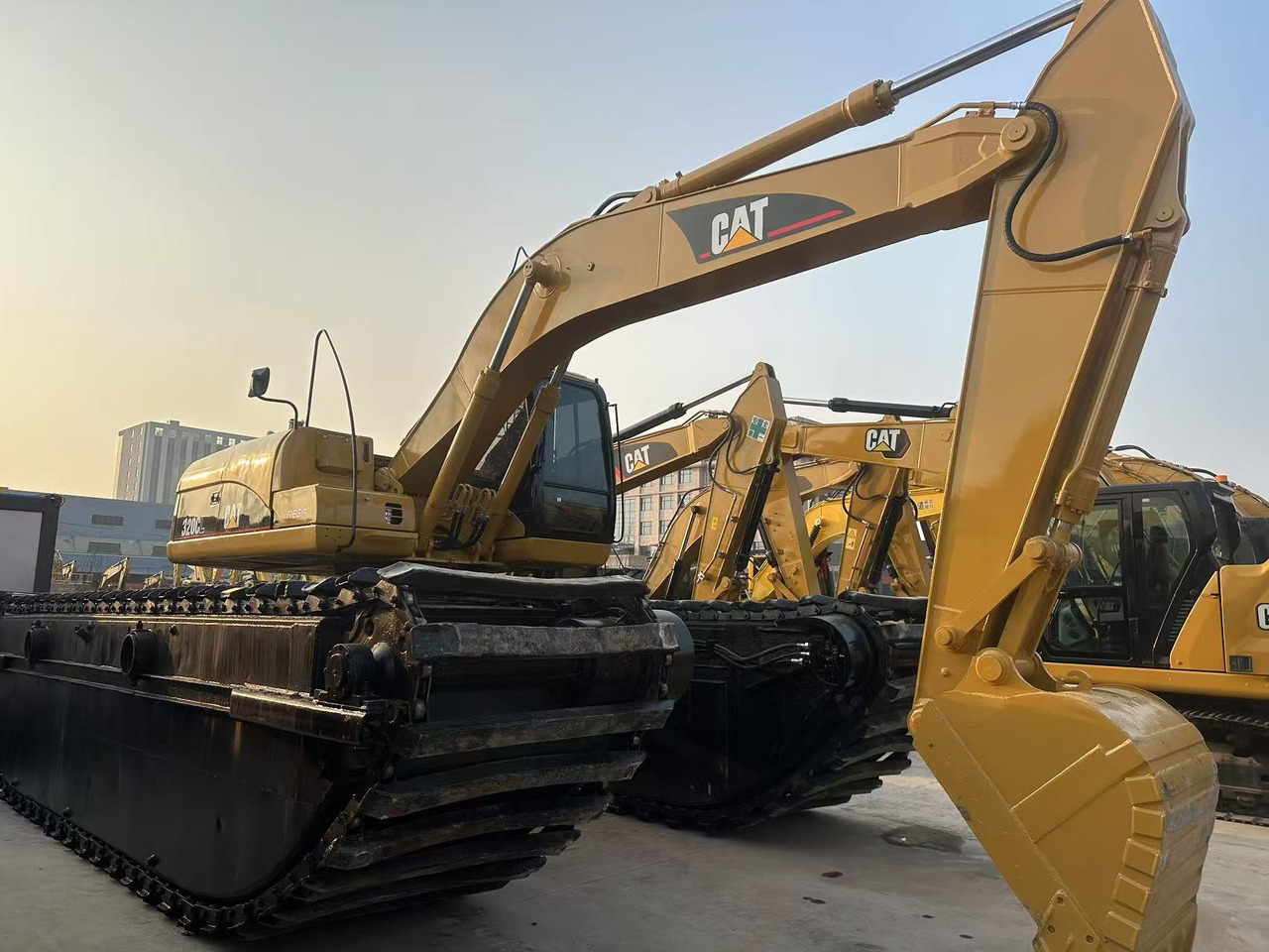 CATERPILLAR 320C Amphibious excavator - Amphibische Bagger: das Bild 4 CATERPILLAR 320C Amphibious excavator - Amphibische Bagger: das Bild 4