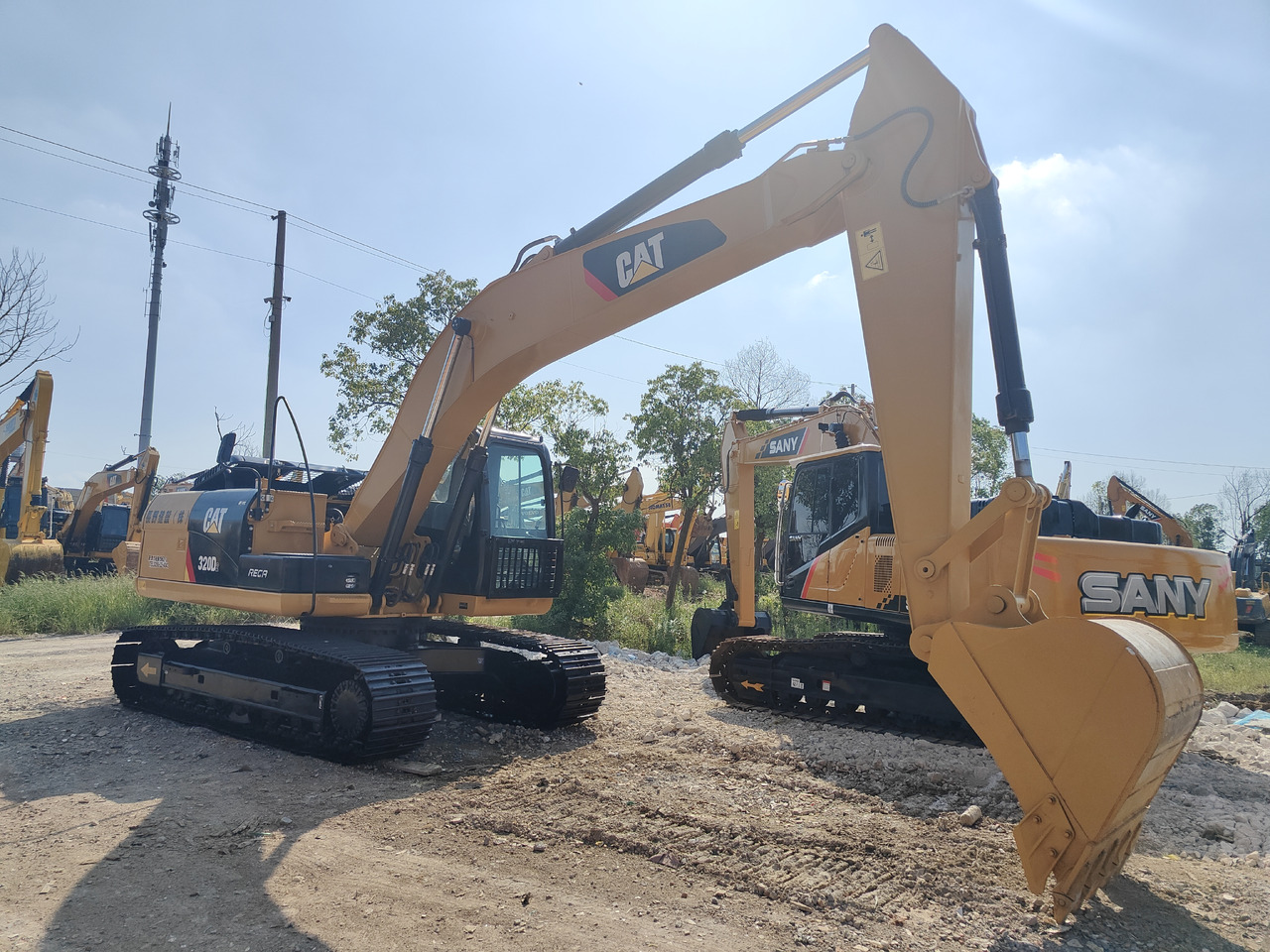 CATERPILLAR 320D - Kettenbagger: das Bild 3 CATERPILLAR 320D - Kettenbagger: das Bild 3