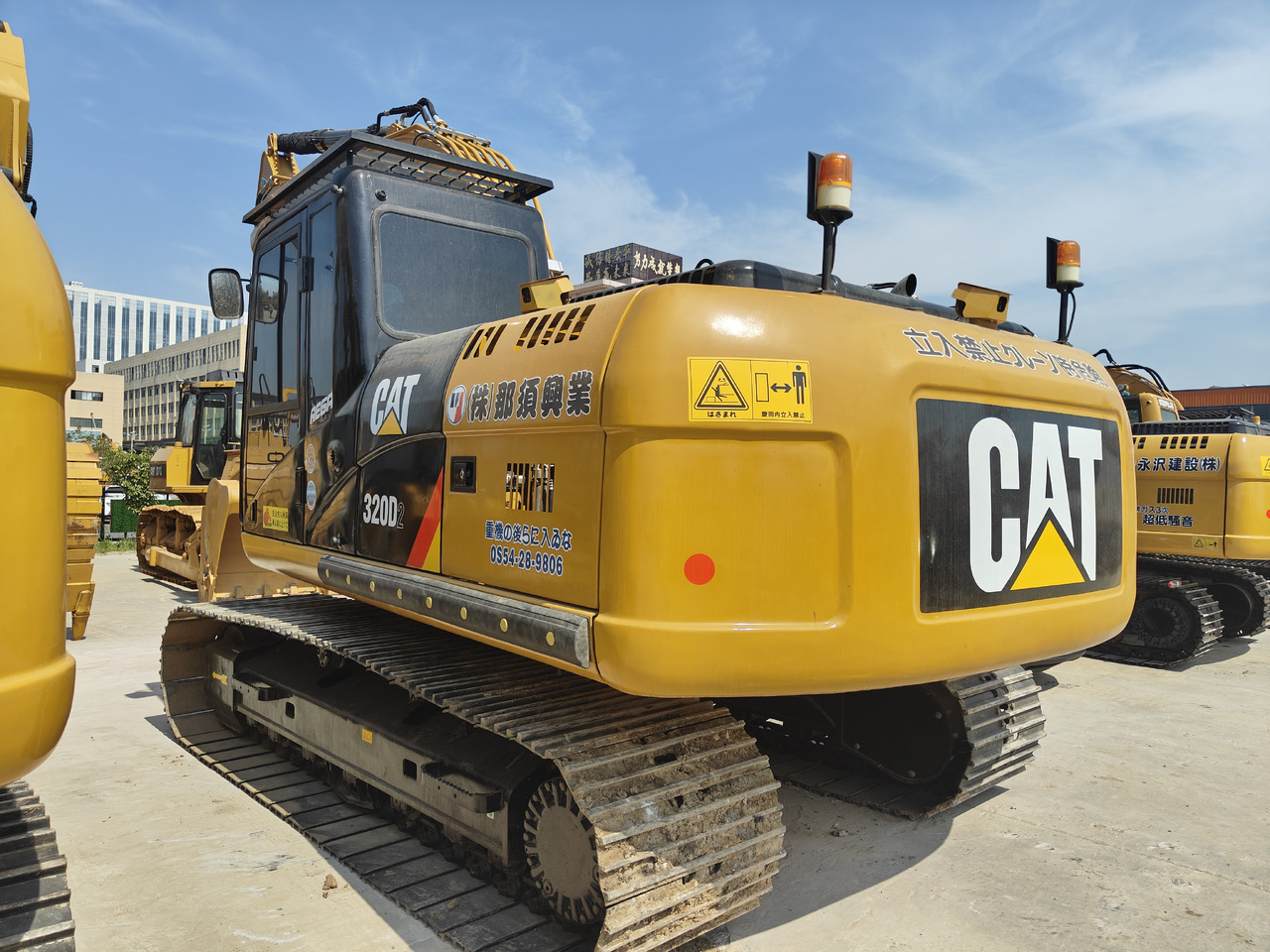 CATERPILLAR 320D2 - Kettenbagger: das Bild 5 CATERPILLAR 320D2 - Kettenbagger: das Bild 5