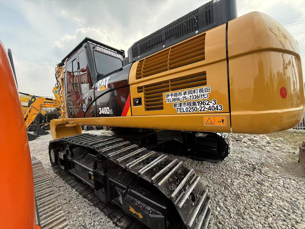 CATERPILLAR 340D2 - Kettenbagger: das Bild 3 CATERPILLAR 340D2 - Kettenbagger: das Bild 3