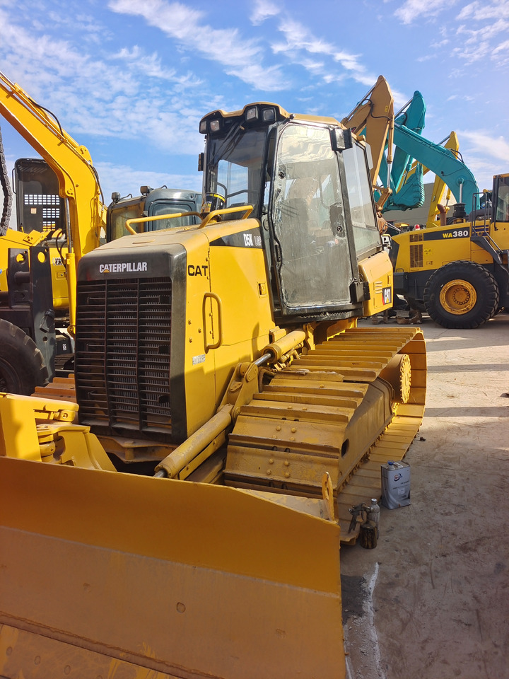 CATERPILLAR D3K - Bulldozer: das Bild 1 CATERPILLAR D3K - Bulldozer: das Bild 1