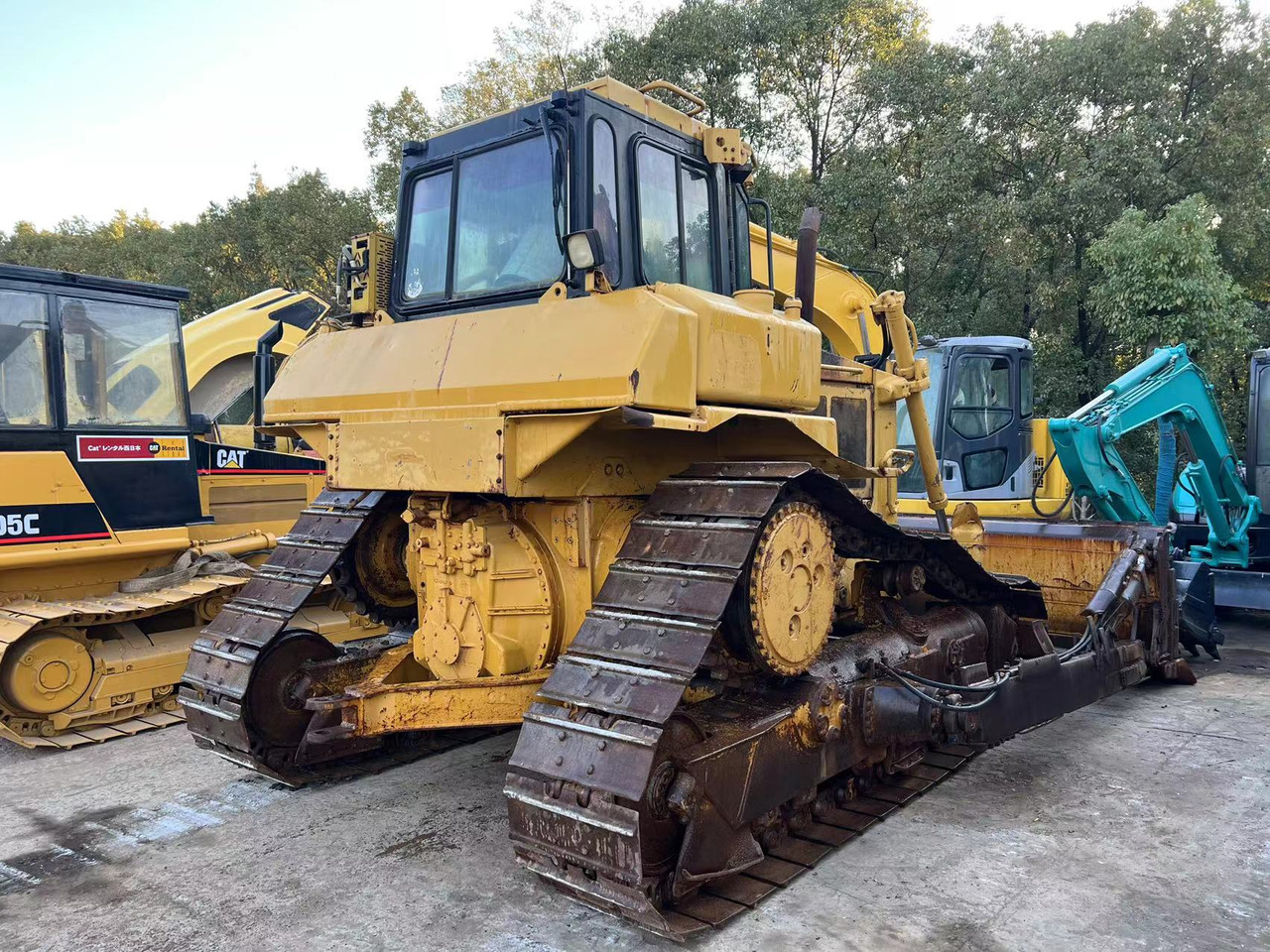 CATERPILLAR D6H - Bulldozer: das Bild 1 CATERPILLAR D6H - Bulldozer: das Bild 1