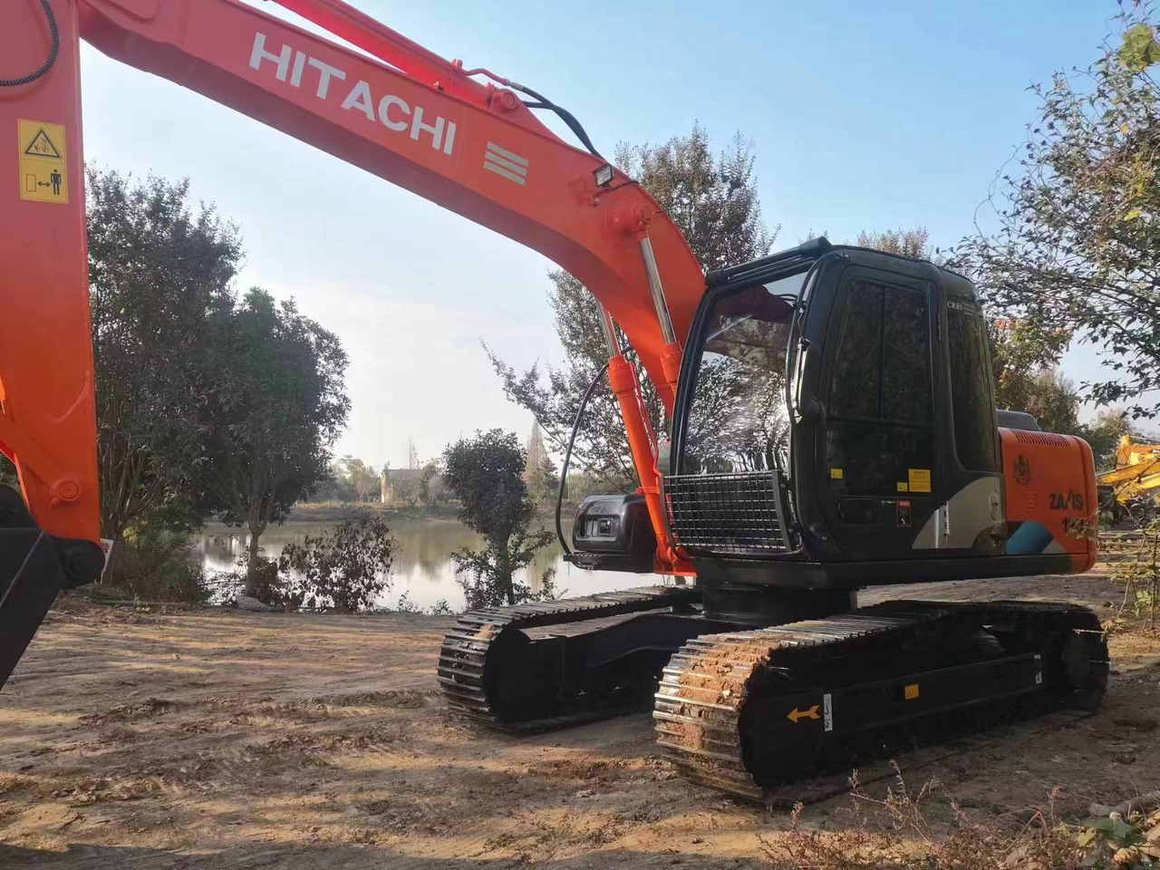 HITACHI ZX120 - Kettenbagger: das Bild 2 HITACHI ZX120 - Kettenbagger: das Bild 2