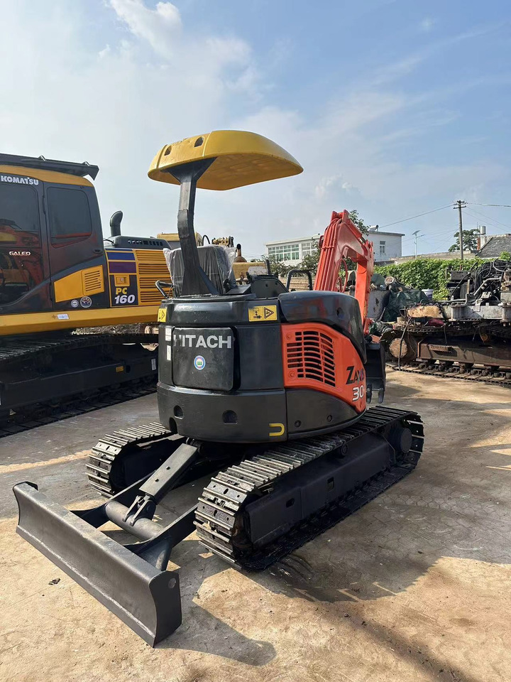 HITACHI ZX30 - Kettenbagger: das Bild 2 HITACHI ZX30 - Kettenbagger: das Bild 2