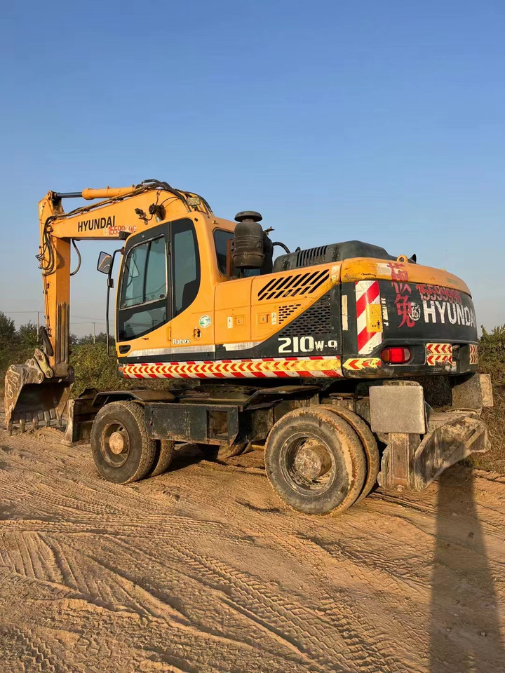 HYUNDAI R210W-9 - Mobilbagger: das Bild 2 HYUNDAI R210W-9 - Mobilbagger: das Bild 2
