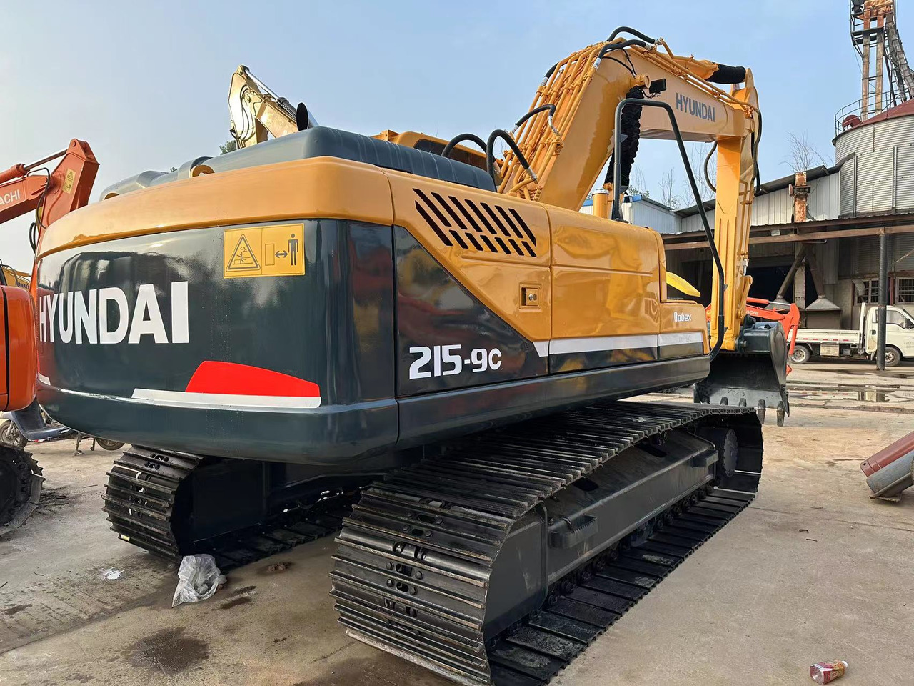 HYUNDAI R215-9C - Kettenbagger: das Bild 1 HYUNDAI R215-9C - Kettenbagger: das Bild 1