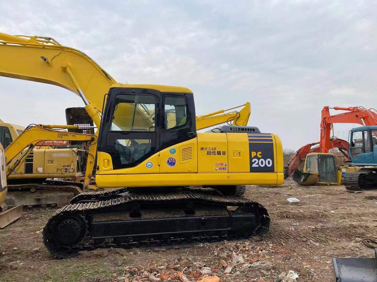 KOMATSU PC200-7 - Kettenbagger: das Bild 1 KOMATSU PC200-7 - Kettenbagger: das Bild 1