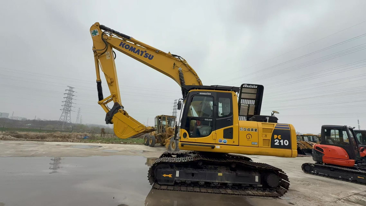 KOMATSU PC210-8 - Kettenbagger: das Bild 4 KOMATSU PC210-8 - Kettenbagger: das Bild 4