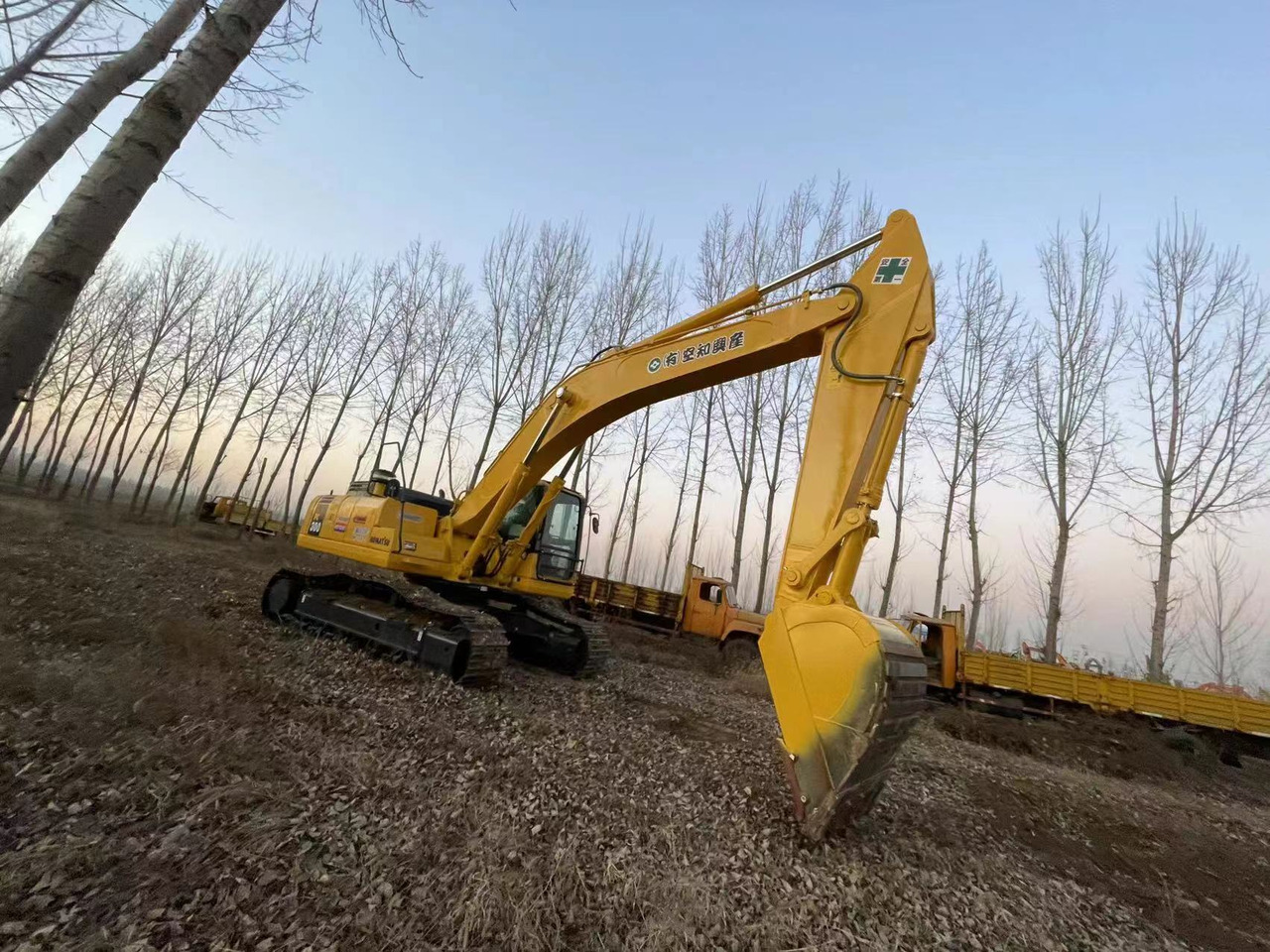KOMATSU PC300-7 - Kettenbagger: das Bild 5 KOMATSU PC300-7 - Kettenbagger: das Bild 5