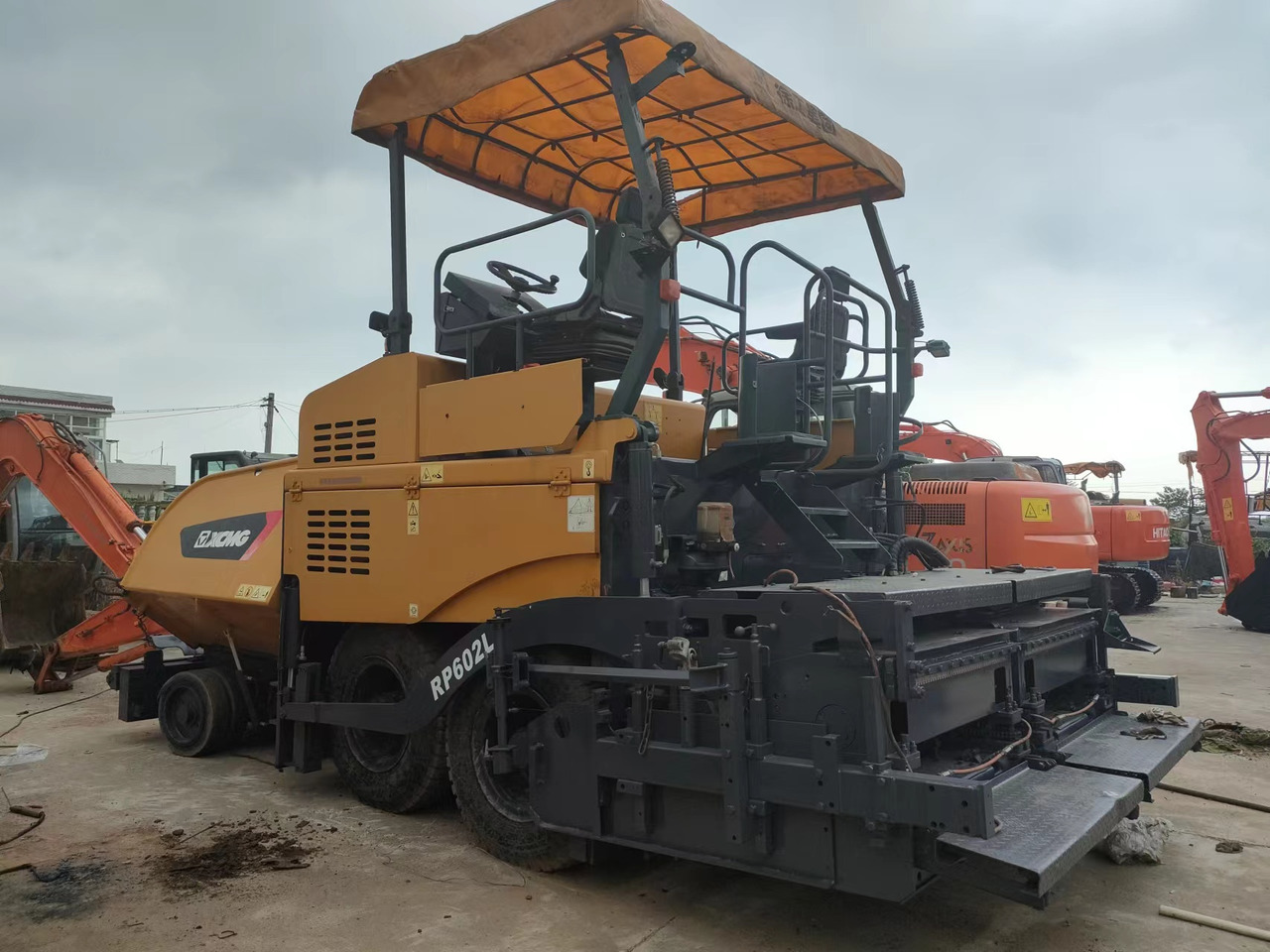 XCMG RP602 - Asphaltfertiger/ Straßenfertiger: das Bild 1 XCMG RP602 - Asphaltfertiger/ Straßenfertiger: das Bild 1