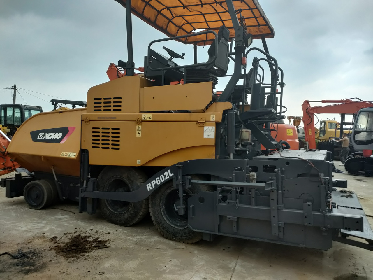 XCMG RP602L - Asphaltfertiger/ Straßenfertiger: das Bild 2 XCMG RP602L - Asphaltfertiger/ Straßenfertiger: das Bild 2