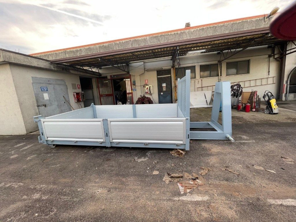 CONTAINER SCARRABILE NUOVO A PIANALE CON SPONDE - Abrollcontainer: das Bild 3 CONTAINER SCARRABILE NUOVO A PIANALE CON SPONDE - Abrollcontainer: das Bild 3