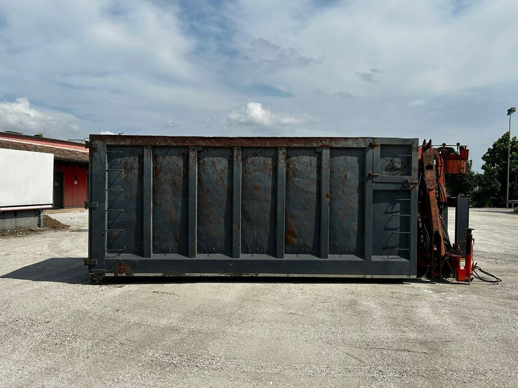 Abrollcontainer CONTAINER SCARRABILE USATO A CIELO APERTO CON GRU: das Bild 8 Abrollcontainer CONTAINER SCARRABILE USATO A CIELO APERTO CON GRU: das Bild 8