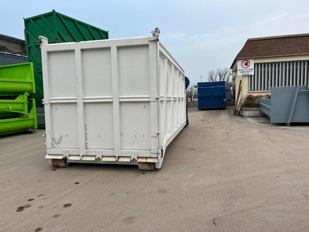 CONTAINER SCARRABILE USATO A CIELO APERTO CON GRU - Abrollcontainer: das Bild 5 CONTAINER SCARRABILE USATO A CIELO APERTO CON GRU - Abrollcontainer: das Bild 5