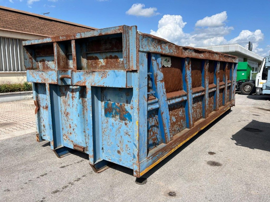 CONTAINER SCARRABILE USATO A CIELO APERTO - Abrollcontainer: das Bild 1 CONTAINER SCARRABILE USATO A CIELO APERTO - Abrollcontainer: das Bild 1