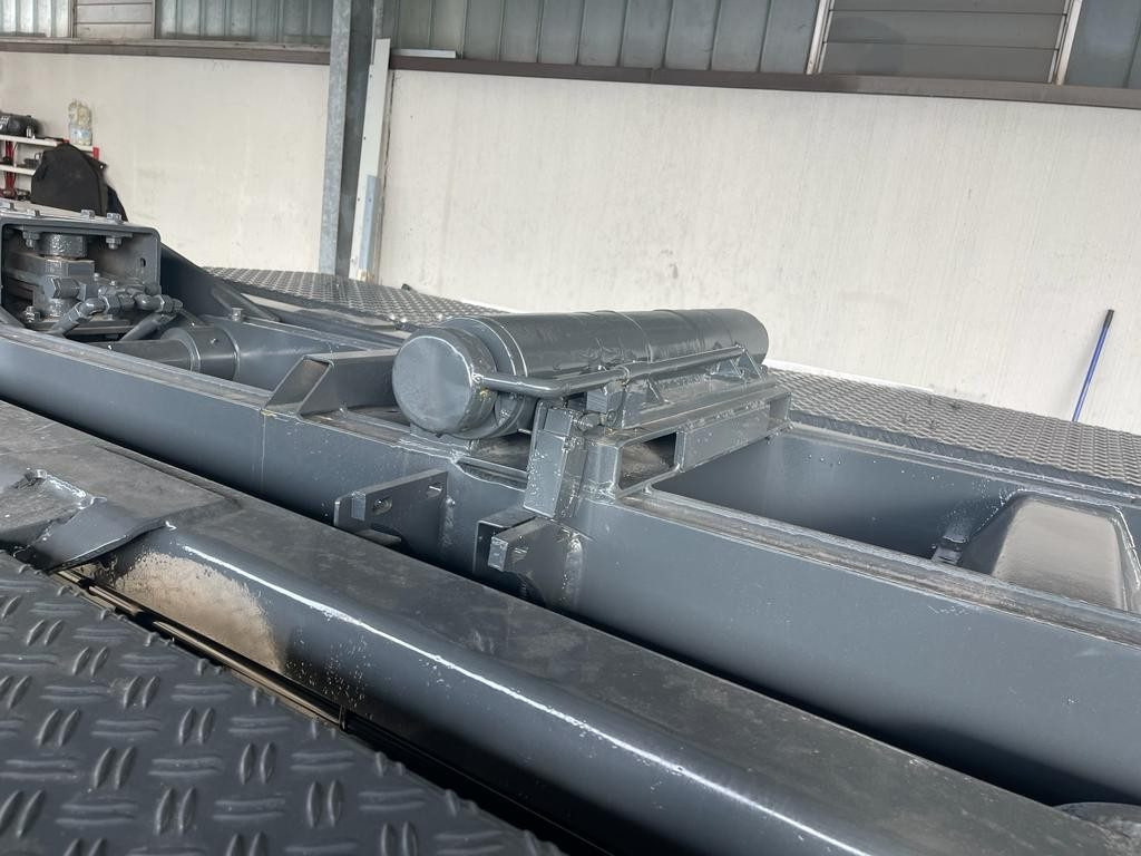 BLOCCAGGIO POSTERIORE INTERNO CON 2 PISTONI - Ersatzteile für LKW: das Bild 2 BLOCCAGGIO POSTERIORE INTERNO CON 2 PISTONI - Ersatzteile für LKW: das Bild 2