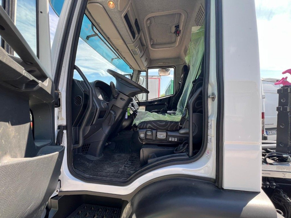 Abrollkipper IVECO EUROCARGO 120E28 CON SCARRABILE NUOVO: das Bild 15