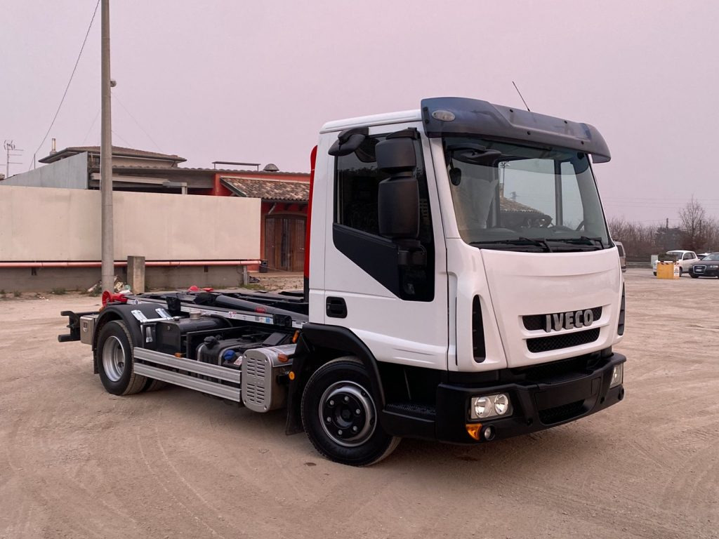 IVECO EUROCARGO 80 E18 CON IMPIANTO SCARRABILE NUO - Abrollkipper: das Bild 1 IVECO EUROCARGO 80 E18 CON IMPIANTO SCARRABILE NUO - Abrollkipper: das Bild 1