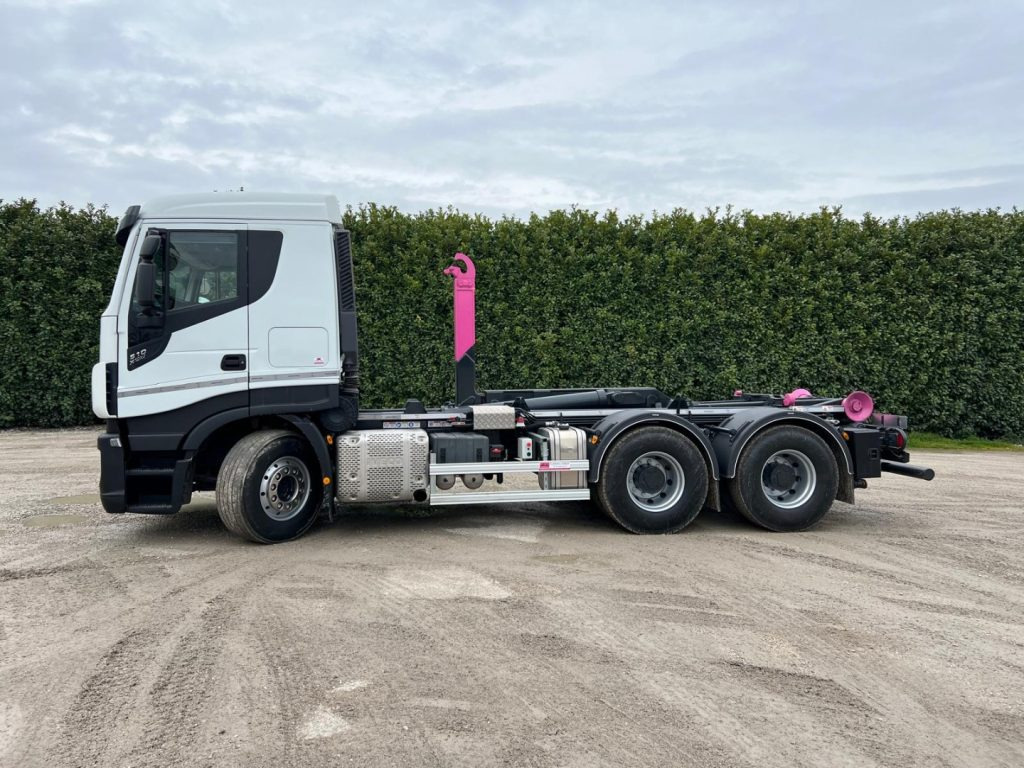 IVECO STRALIS X-WAY 510 TRAKKER SCARRABILE - Abrollkipper: das Bild 2 IVECO STRALIS X-WAY 510 TRAKKER SCARRABILE - Abrollkipper: das Bild 2