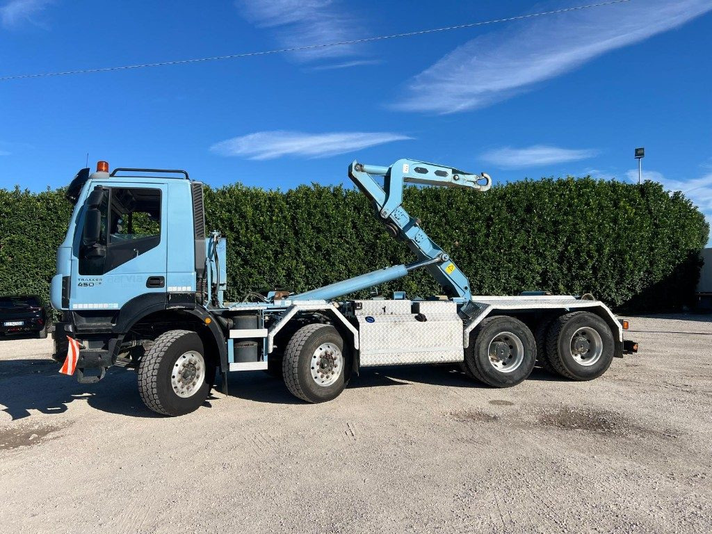 IVECO TRAKKER 450 SCARRABILE - Abrollkipper: das Bild 3 IVECO TRAKKER 450 SCARRABILE - Abrollkipper: das Bild 3