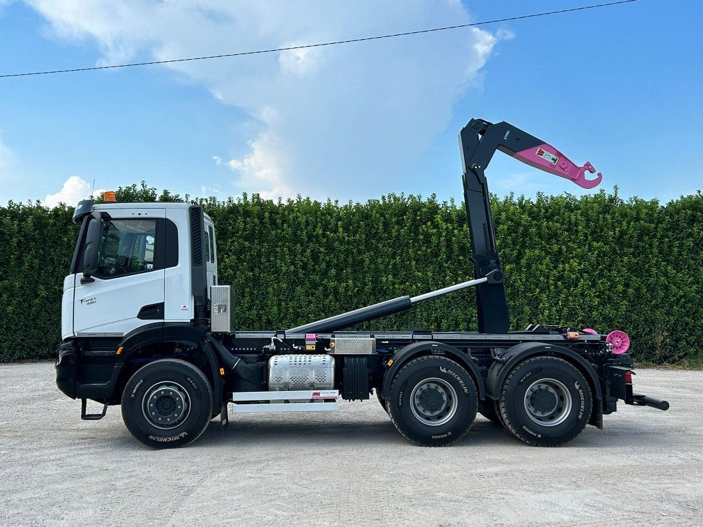 IVECO TRAKKER T-WAY AD380T NUOVO SCARRABILE - Abrollkipper: das Bild 2 IVECO TRAKKER T-WAY AD380T NUOVO SCARRABILE - Abrollkipper: das Bild 2