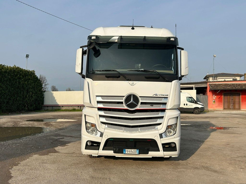 MERCEDES ACTROS 25.51 SCARRABILE - Abrollkipper: das Bild 2 MERCEDES ACTROS 25.51 SCARRABILE - Abrollkipper: das Bild 2