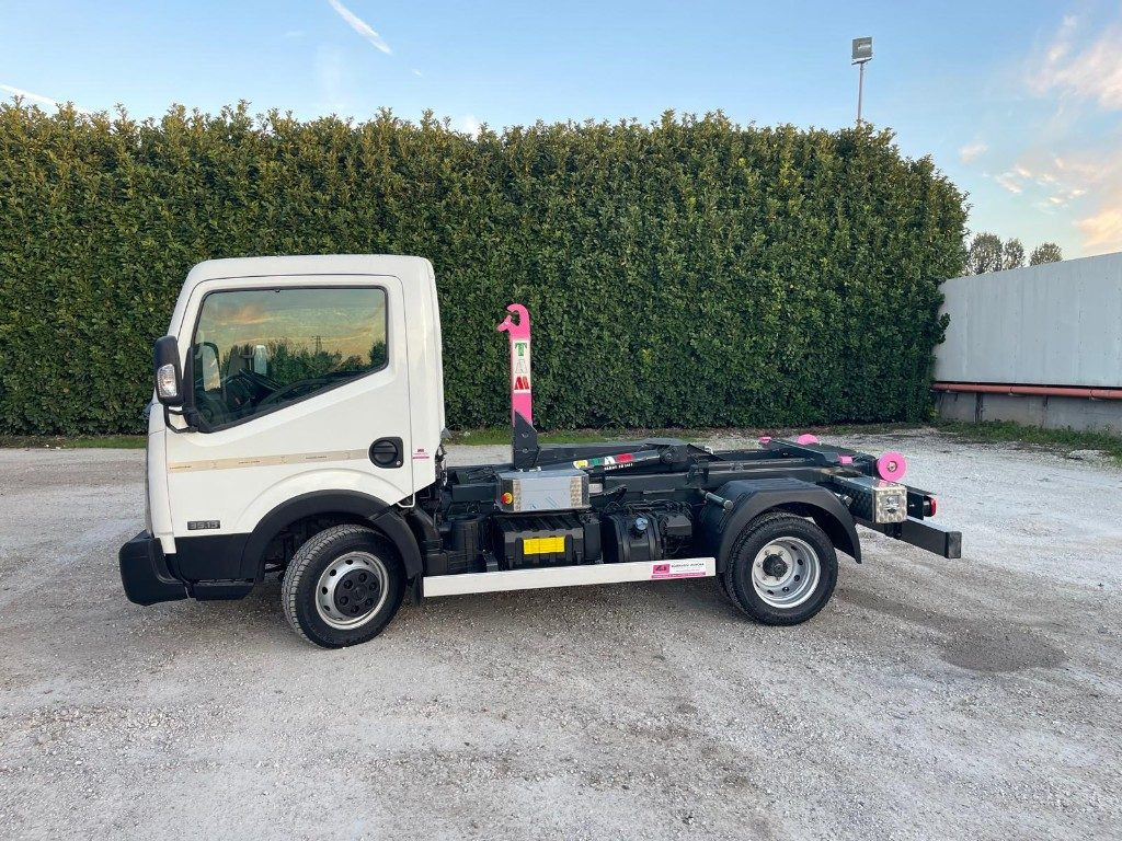 NISSAN NT400 SCARRABILE PATENTE B - Abrollkipper: das Bild 2 NISSAN NT400 SCARRABILE PATENTE B - Abrollkipper: das Bild 2