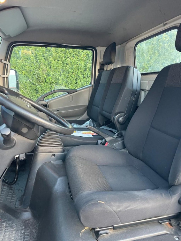 NISSAN NT400 SCARRABILE PATENTE B - Abrollkipper: das Bild 5 NISSAN NT400 SCARRABILE PATENTE B - Abrollkipper: das Bild 5
