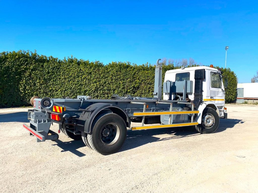 SCANIA H82 SCARRABILE BALESTRATO ANTERIORE E POSTE - Abrollkipper: das Bild 4 SCANIA H82 SCARRABILE BALESTRATO ANTERIORE E POSTE - Abrollkipper: das Bild 4