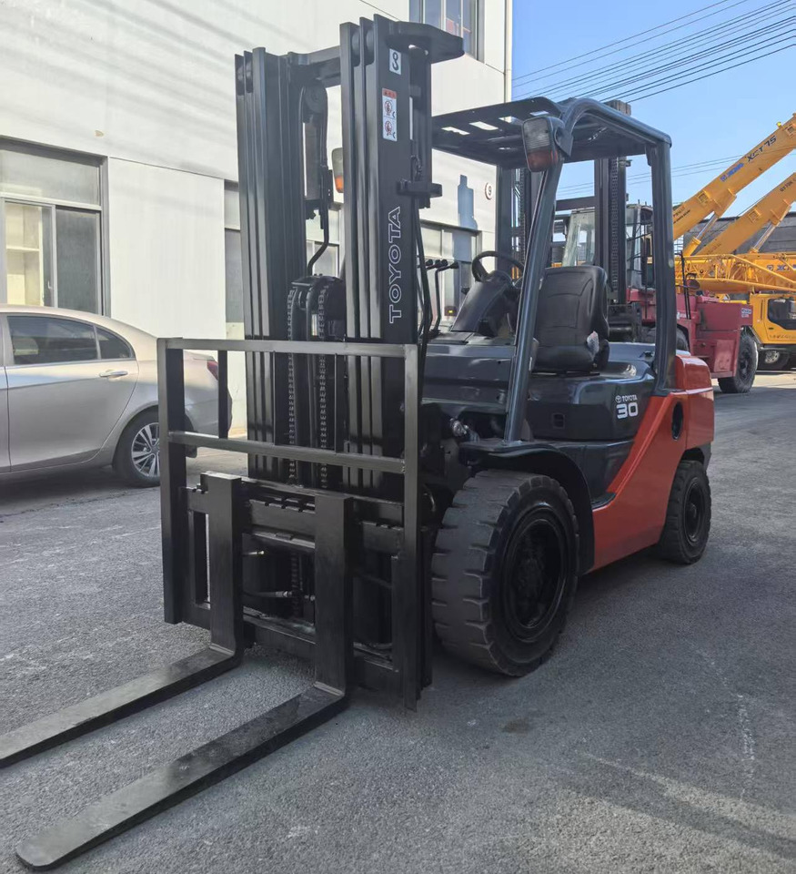 TOYOTA 8FD30 7FD30 FD50 FD100 Japan original 2.5ton 3Ton 3.5ton 5ton 7T 10t Used Diesel Forklift - Dieselstapler: das Bild 3 TOYOTA 8FD30 7FD30 FD50 FD100 Japan original 2.5ton 3Ton 3.5ton 5ton 7T 10t Used Diesel Forklift - Dieselstapler: das Bild 3