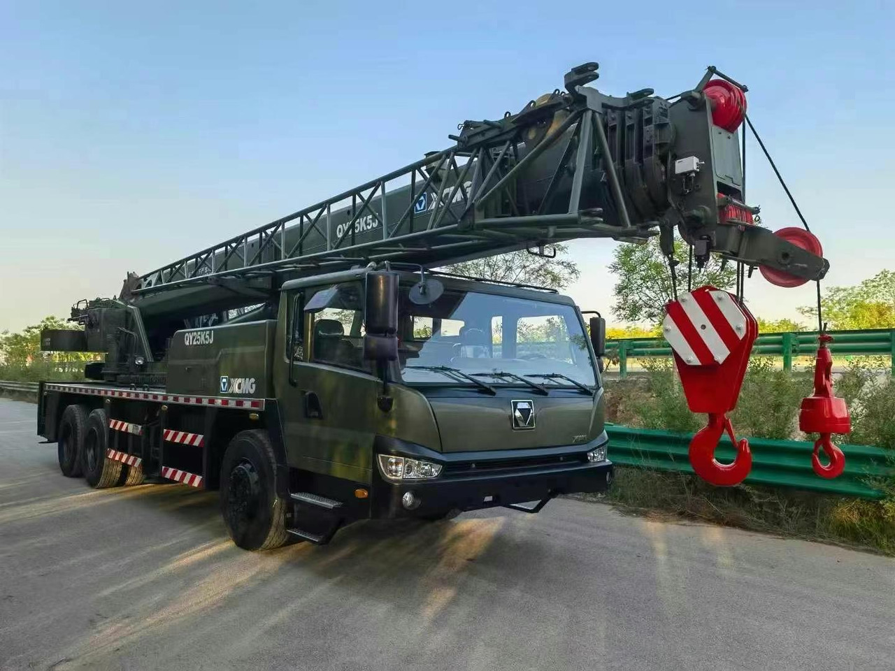 XCMG QY25K5-1 25 ton truck crane - Mobilkran: das Bild 2 XCMG QY25K5-1 25 ton truck crane - Mobilkran: das Bild 2