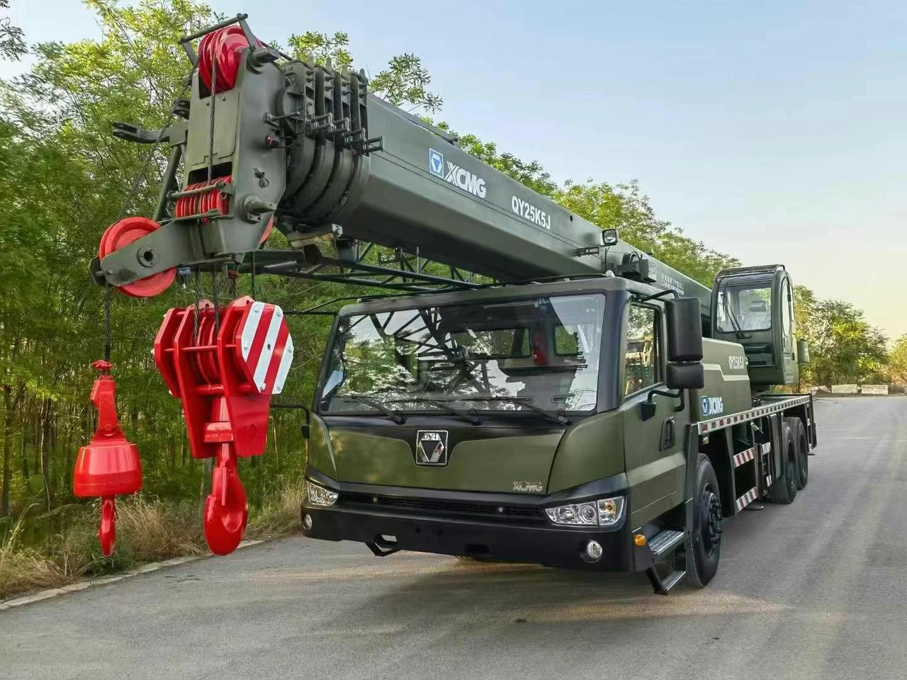 XCMG QY25K5-1 25 ton truck crane - Mobilkran: das Bild 1 XCMG QY25K5-1 25 ton truck crane - Mobilkran: das Bild 1