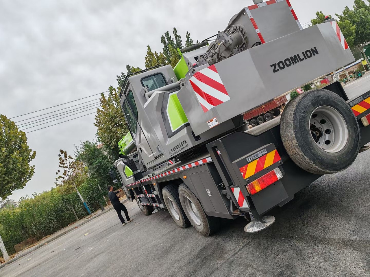 ZOOMLION ZTC251V 25 TON TRUCK CRANE - Mobilkran: das Bild 3 ZOOMLION ZTC251V 25 TON TRUCK CRANE - Mobilkran: das Bild 3