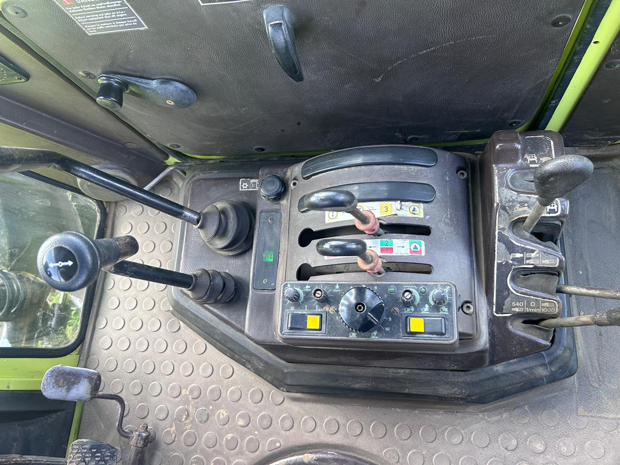 Leasing für MERCEDES-BENZ MB-TRAC 1600 MERCEDES-BENZ MB-TRAC 1600: das Bild 12 Leasing für MERCEDES-BENZ MB-TRAC 1600 MERCEDES-BENZ MB-TRAC 1600: das Bild 12