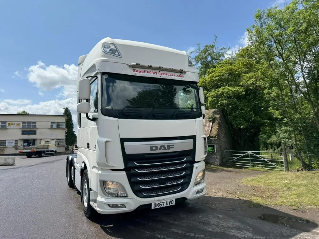 DAF XF 105 - Sattelzugmaschine: das Bild 2 DAF XF 105 - Sattelzugmaschine: das Bild 2